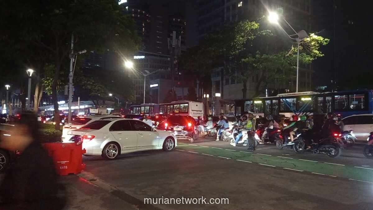 GBK Lumpuh Usai Ibadah Natal, Sudirman Berubah Jadi Festival Klakson