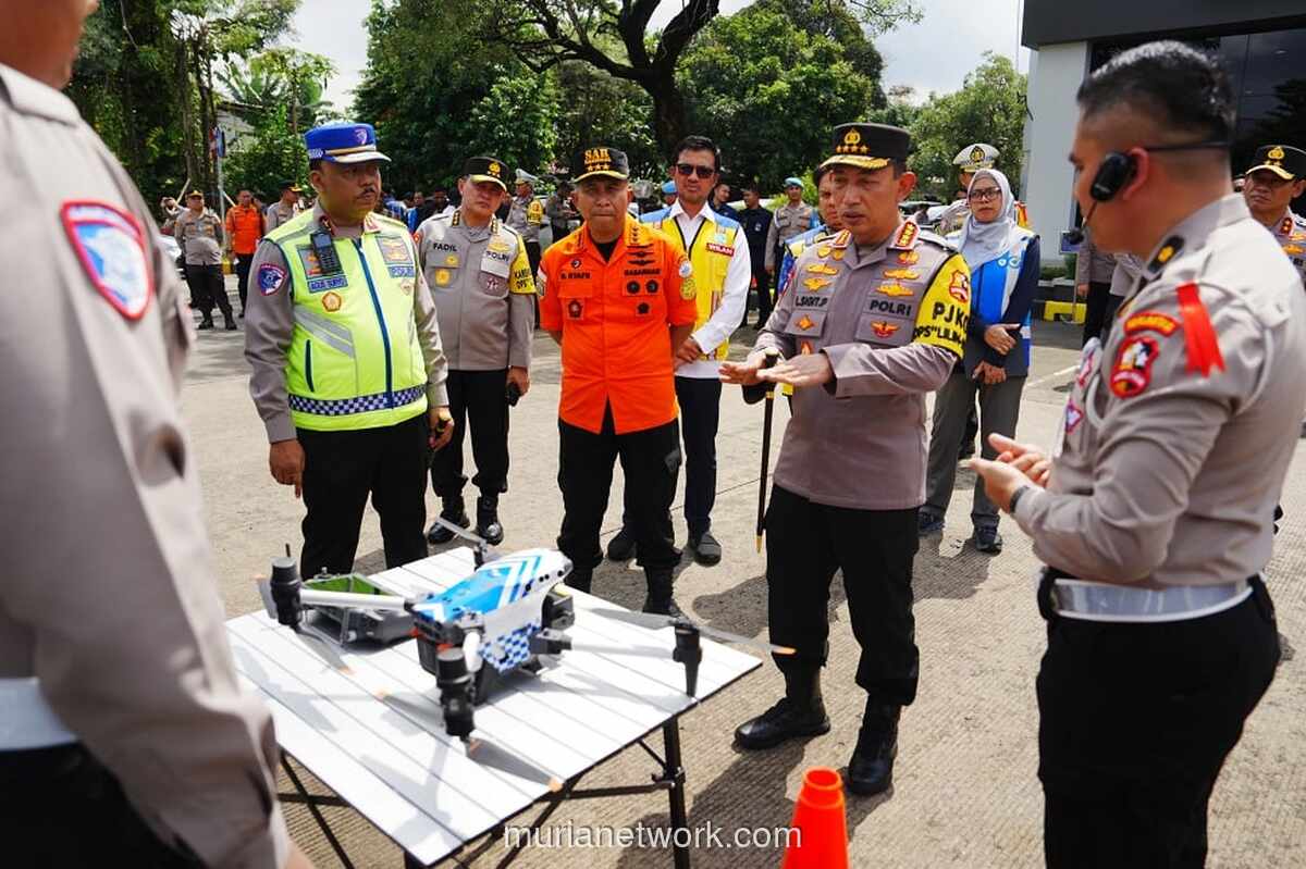Kapolri Tinjau Command Center Tol, Pastikan Arus Mudik Nataru Aman dan Lancar