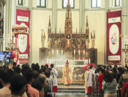 Katedral Jakarta Dipadati Umat, Kardinal Suharyo Pimpin Misa Pontifikal Natal