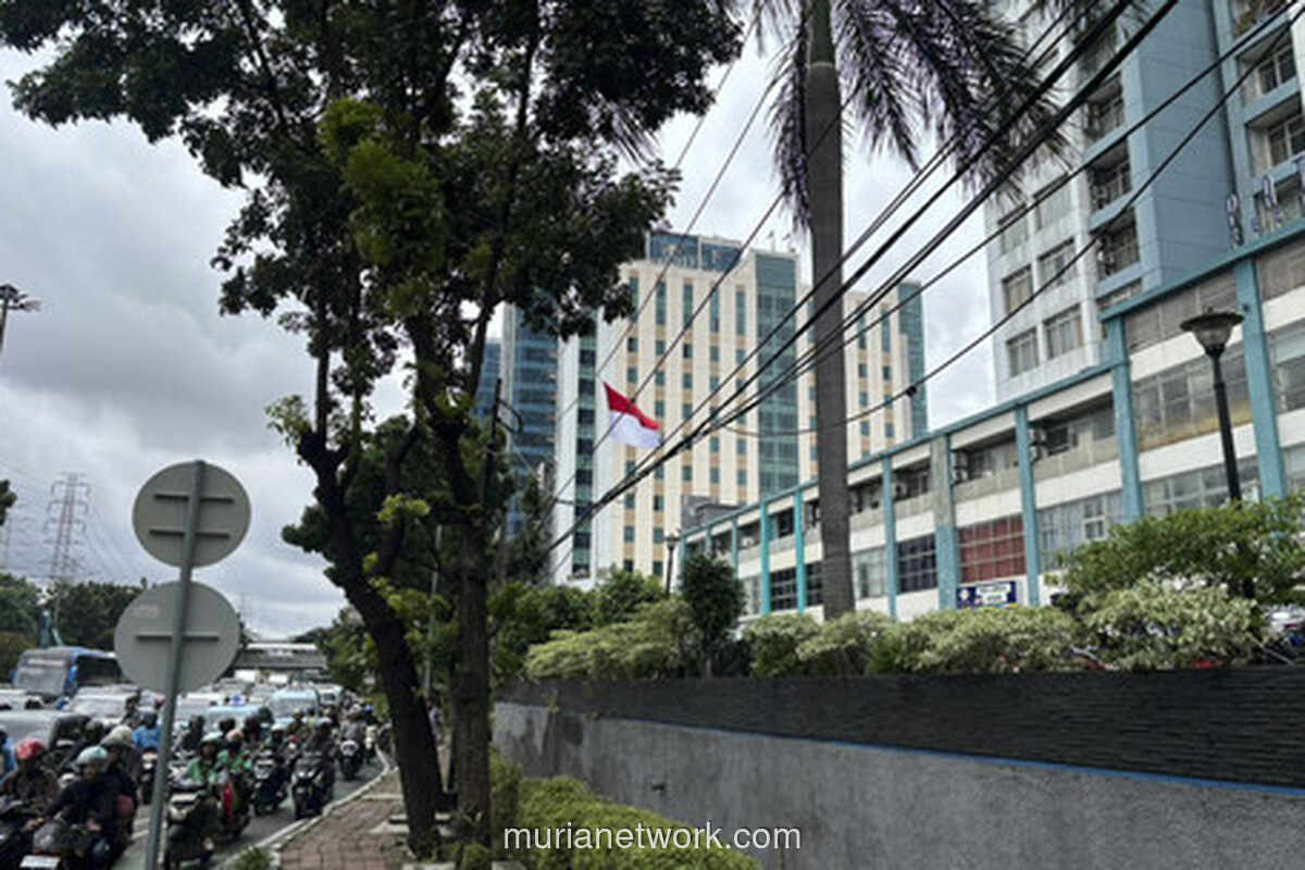 Kabel Semrawut di Trotoar Cawang, Ancaman Tersembunyi bagi Pejalan Kaki