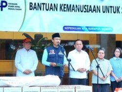 Gus Ipul Sambut Bantuan EMTEK untuk Korban Bencana Sumatera