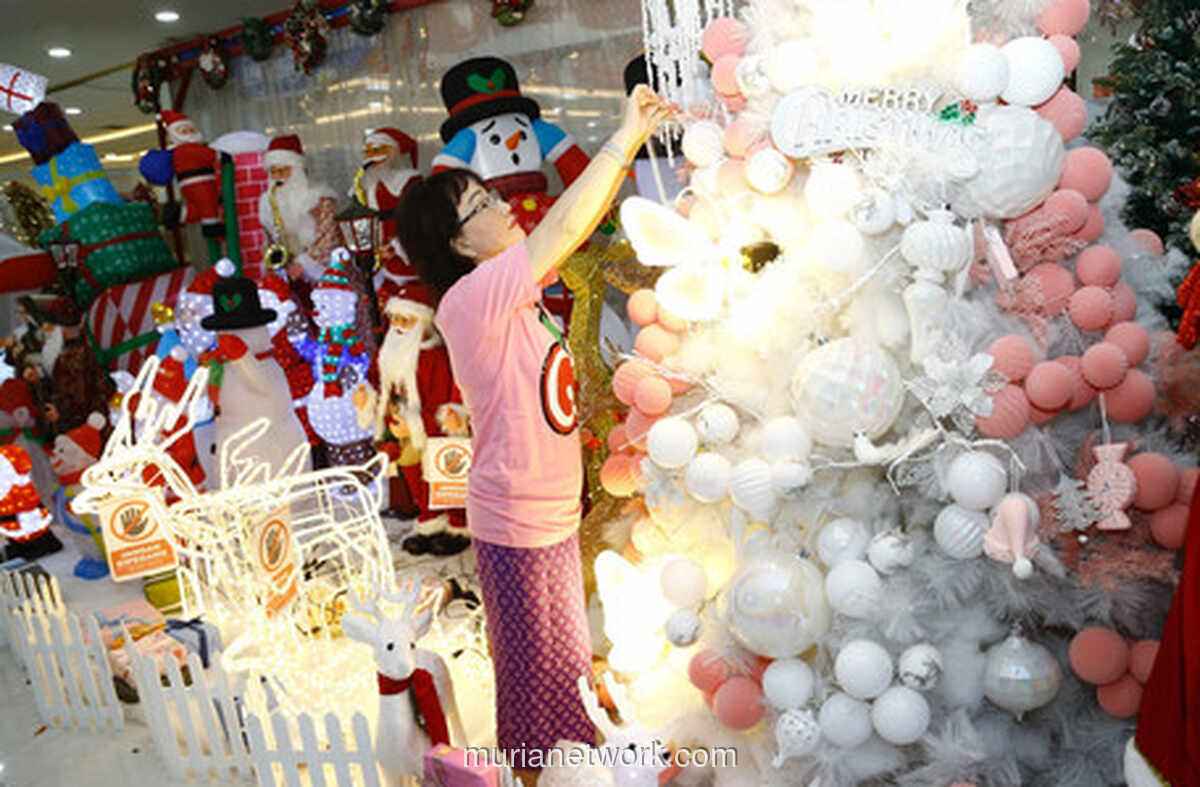 Pohon Natal Pink, Inovasi Sujani untuk Nuansa Teduh dan Elegan