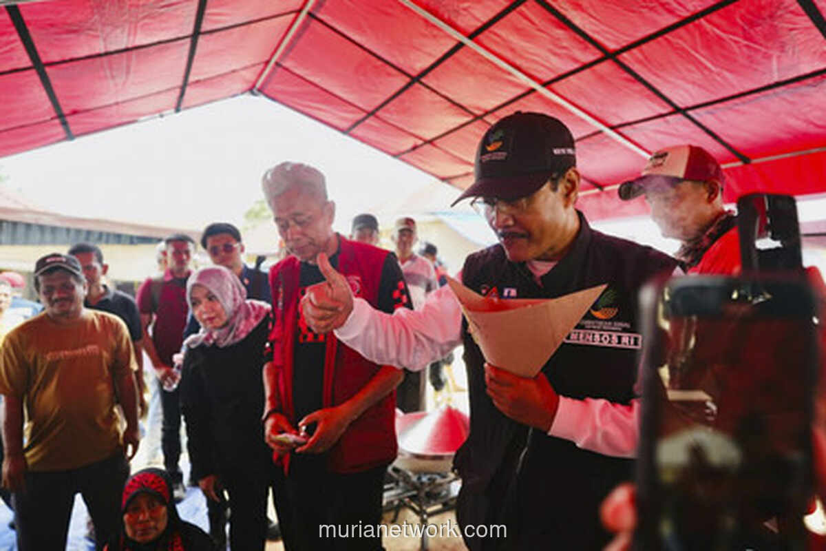 Gus Ipul Tinjau Dapur Umum, 100 Ribu Porsi Nasi Dikirim untuk Korban Banjir Aceh