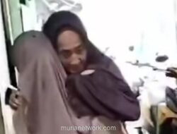 Nenek Sakit Digotong Demi Bantuan Beras, Aturan Kelurahan Dikritik Warganet