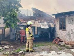 Si Jago Merah Melalap Rumah di Daan Mogot, 65 Personel Damkar Dikerahkan