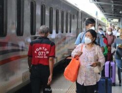 Tiket Kereta Nataru Ludes 132 Persen, KAI Siapkan Kereta Tambahan