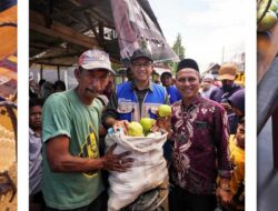 Jambu dari Geunting: Kisah Ketangguhan di Balik Senyum Pak Razali