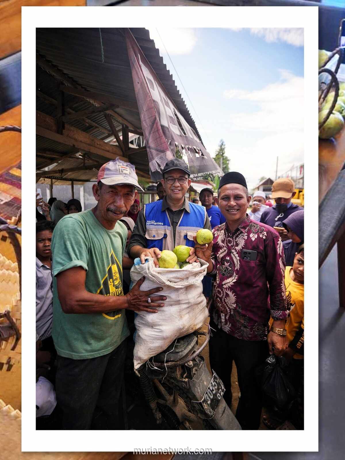 Jambu dari Geunting: Kisah Ketangguhan di Balik Senyum Pak Razali