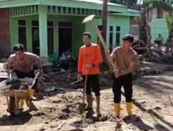 Bahu-Membahu di Tengah Lumpur, Polisi dan Warga Bersihkan Desa Pasca Banjir Bandang