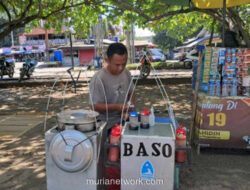 Di Balik Gerobak Bakso Pangandaran: Kisah Nelayan yang Bertahan di Tepian