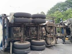Truk Tangki Terguling, Tol JORR Cikunir Lumpuh 3 Kilometer