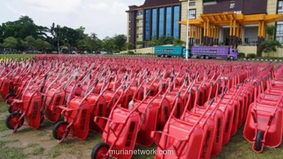 Polda Riau Kirim Ribuan Alat dan Personel untuk Korban Banjir Bandang di Tiga Provinsi