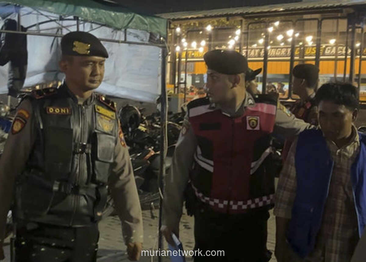 Video Viral Tarif Parkir, Dua Jukir Liar di Surabaya Diciduk Polisi