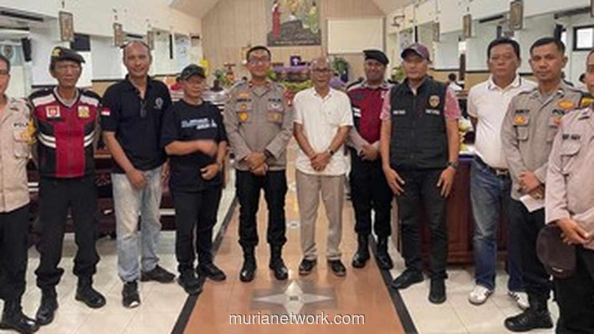 Kapolsek Ciputat Timur Tinjau Gereja Rempoa, Siapkan Keamanan Natal 2025