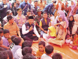 Gus Ipul Serahkan Santunan dan Tinjau Dapur Umum untuk Korban Bencana Aceh