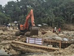 Jembatan Kayu Darurat, Satu-satunya Penghubung Warga Agam Pasca Galodo