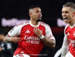 Arsenal Gempur Aston Villa, Chelsea dan MU Cuma Gigit Jari