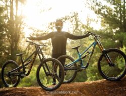 Mengayuh dalam Mimpi: Simbol Perjalanan Hidup dan Keseimbangan Batin