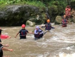 Lima Wisatawan Terjebak di Curug Seribu Usai Debit Air Melonjak Drastis