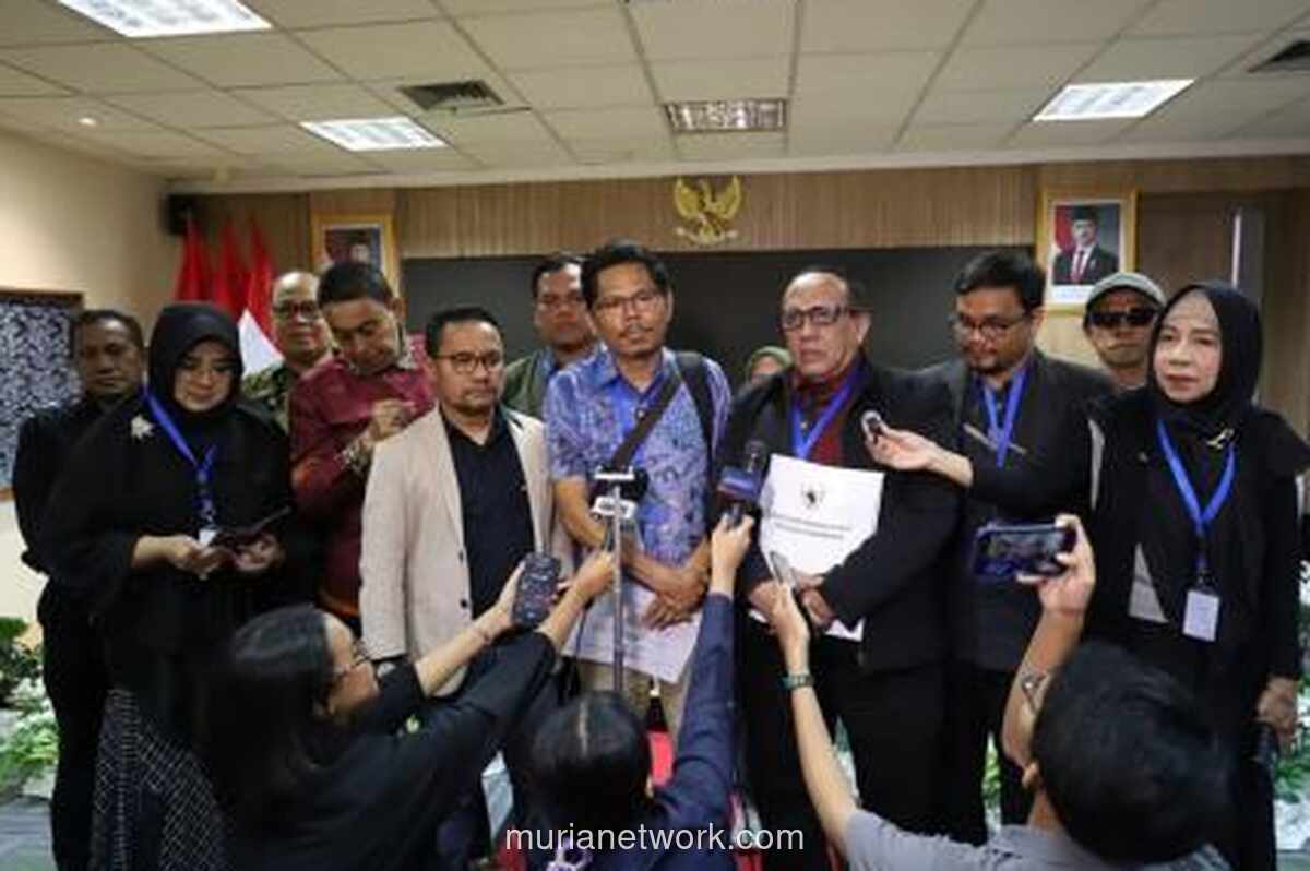 KIP Beri Tenggat 7 Hari ke KPU untuk Serahkan Berita Acara Ijazah Jokowi