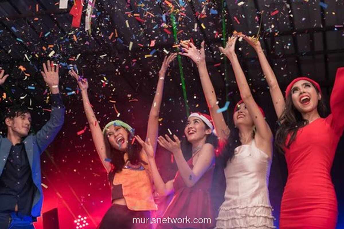 Di Balik Sorak Sorai Nataru: Mengapa Banyak Orang Justru Merasa Lelah dan Sepi?