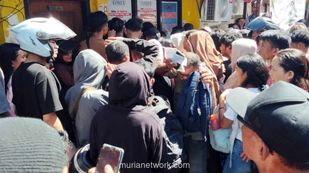 Antrean Tiket Kapal Mengular, Pelabuhan Manado Diserbu Pemudik Jelang Natal