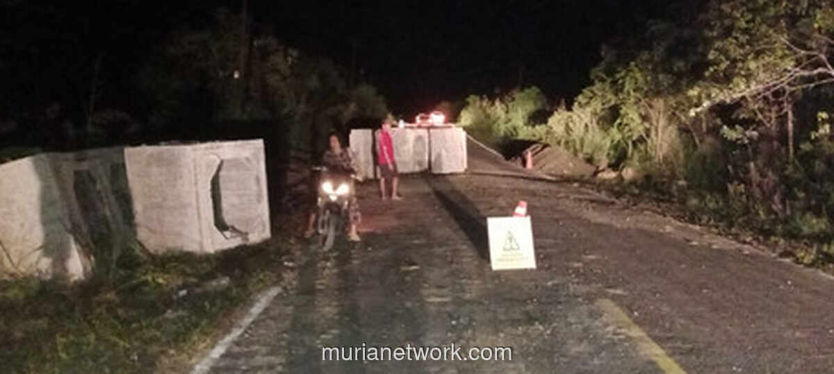 Pasangan Suami Istri Tewas Tabrak Gorong-gorong di Jalan Gelap Kapuas Hulu