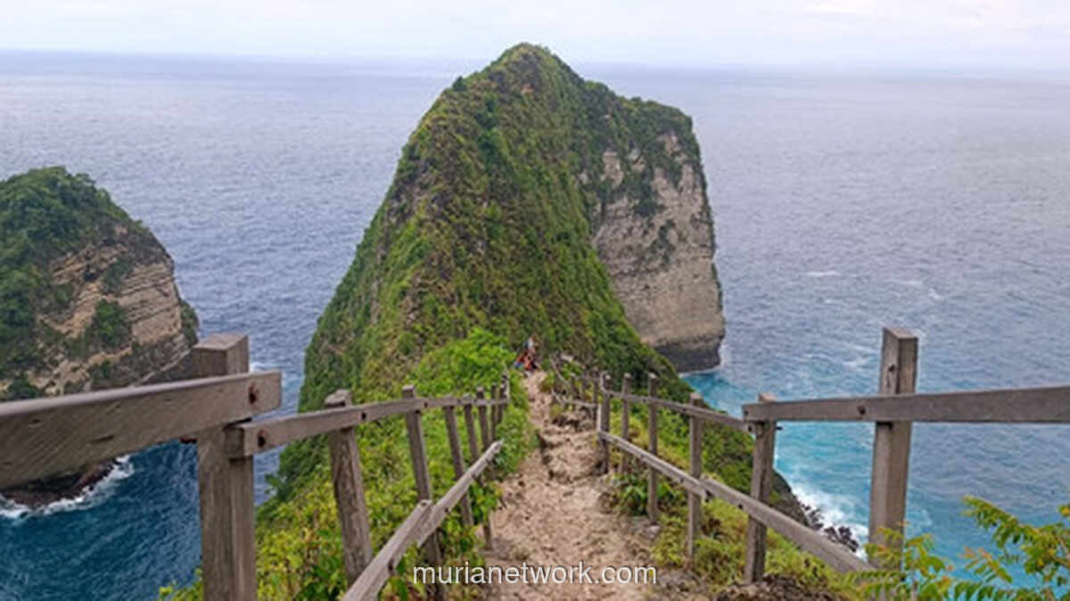 Koster Tegas Hentikan Lift Kaca di Nusa Penida: Ini Bukan Soal Menghambat Kemajuan