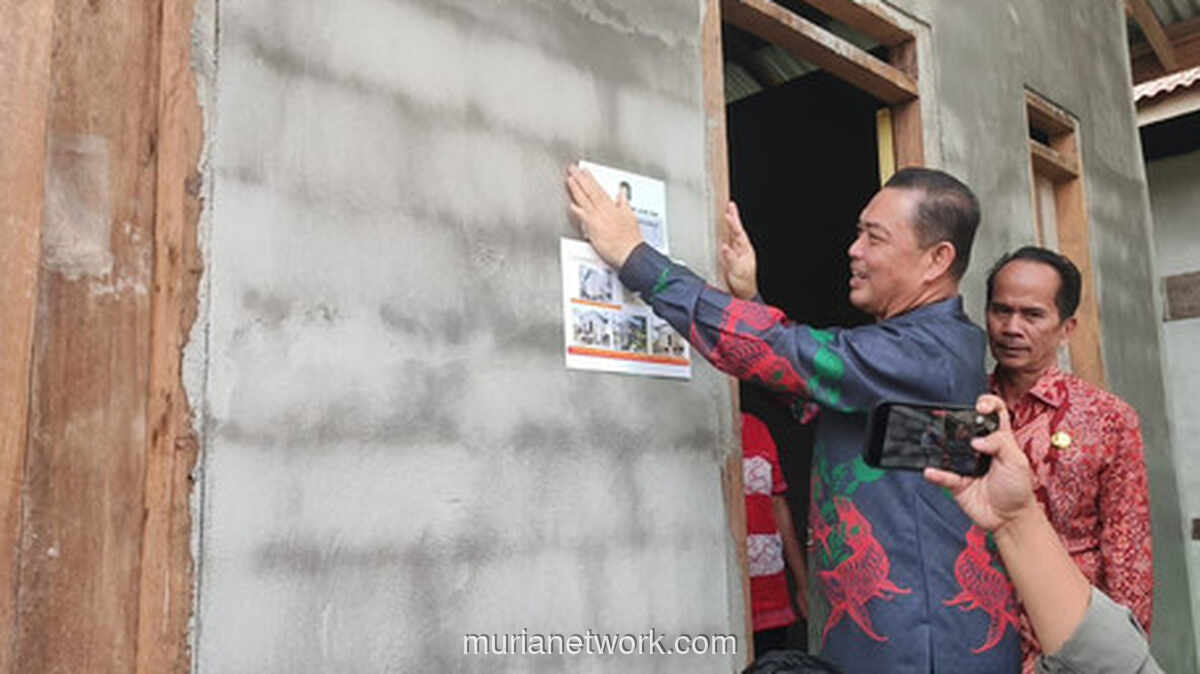 Gubernur Kalbar Turun Langsung Pantau Progres Bedah Rumah di Sintang