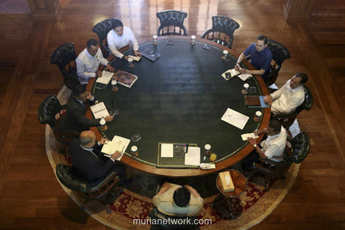 Prabowo Gelar Rapat di Bogor, Bahas Kampung Haji hingga Pasokan BBM Sumatera