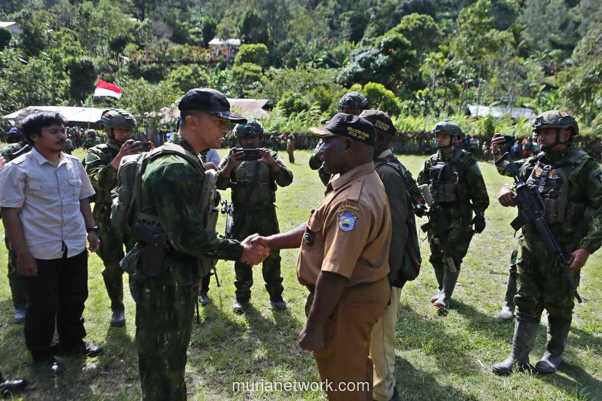 Bakar Batu Warnai Persiapan Natal, Panglima Pastikan Papua Kondusif