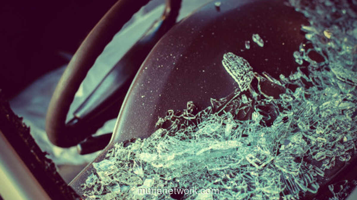 Truk Kontainer Terguling di Japek, Macet Mengular Hingga Cikarang