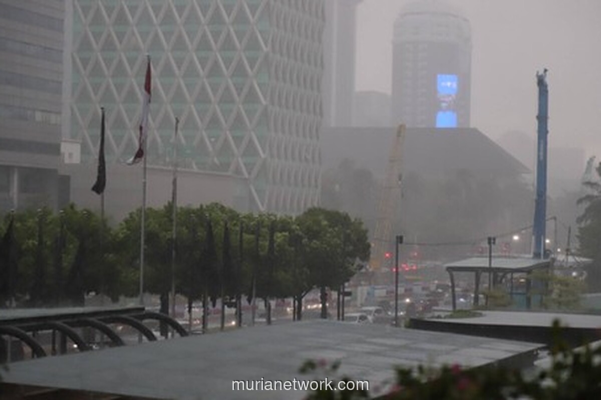 Bibit Siklon Tropis 93S Mengancam, Hujan Lebat dan Ombak Tinggi Bakal Hantam Jawa