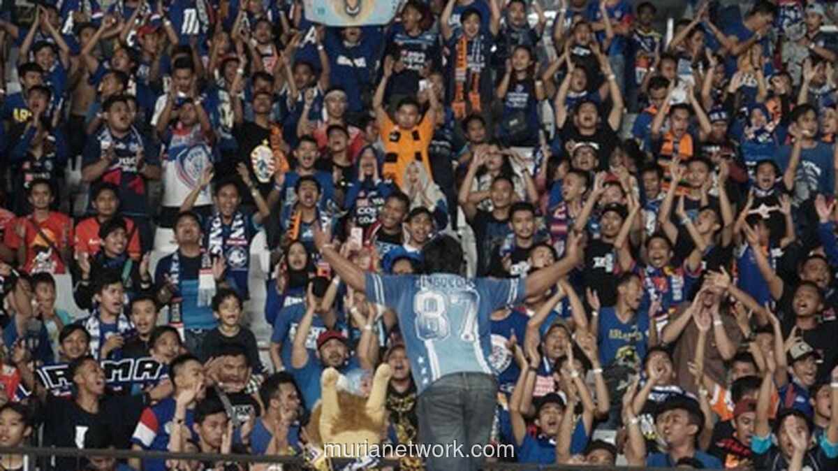 Kanjuruhan Bergejolak, Aremania Murka Usai Derita Kekalahan Kandang Keenam