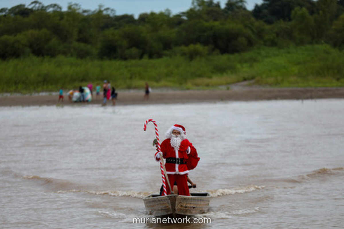 Sinterklas Dayung Kano, Bagi-bagi Hadiah di Pedalaman Amazon