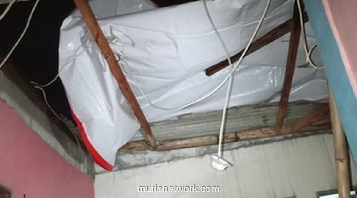 Angin Kencang di Citeureup Terbangkan Atap, Remaja Tertimpa Reruntuhan