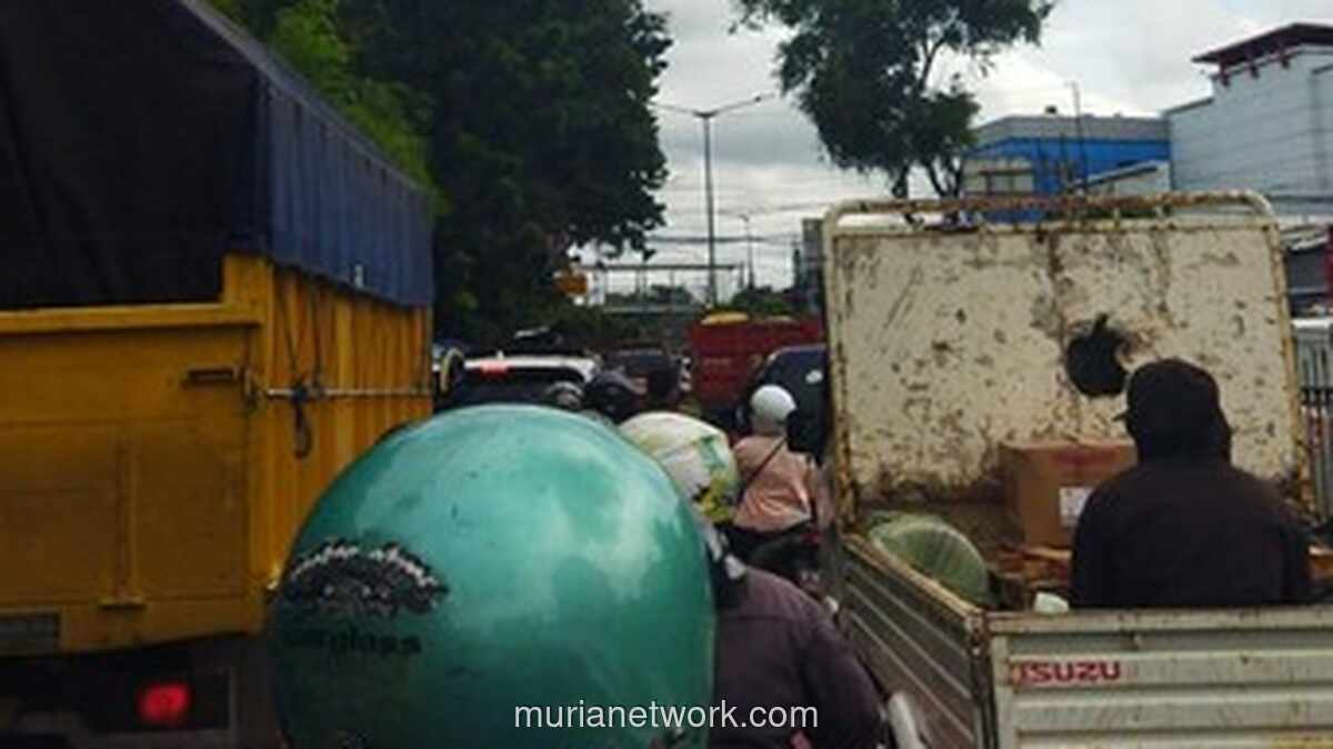 Kebakaran Pasar Induk Kramat Jati Lumpuhkan Arus Lalu Lintas