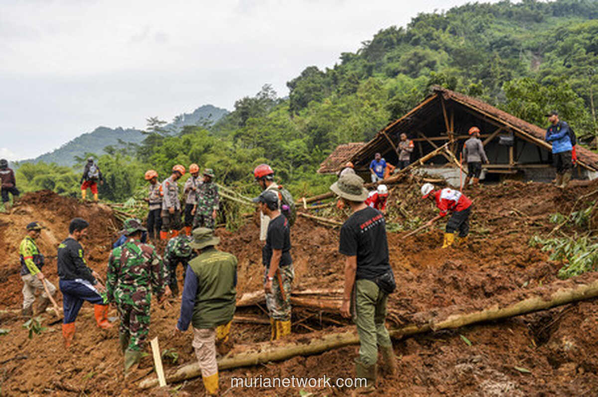 Kabupaten Bandung Darurat: 15 Kecamatan Porak-Poranda Diterjang Banjir dan Longsor