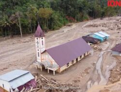 Tere Liye: Tak Ucapkan Selamat Natal, tapi Doakan Mereka yang Terdampak Banjir