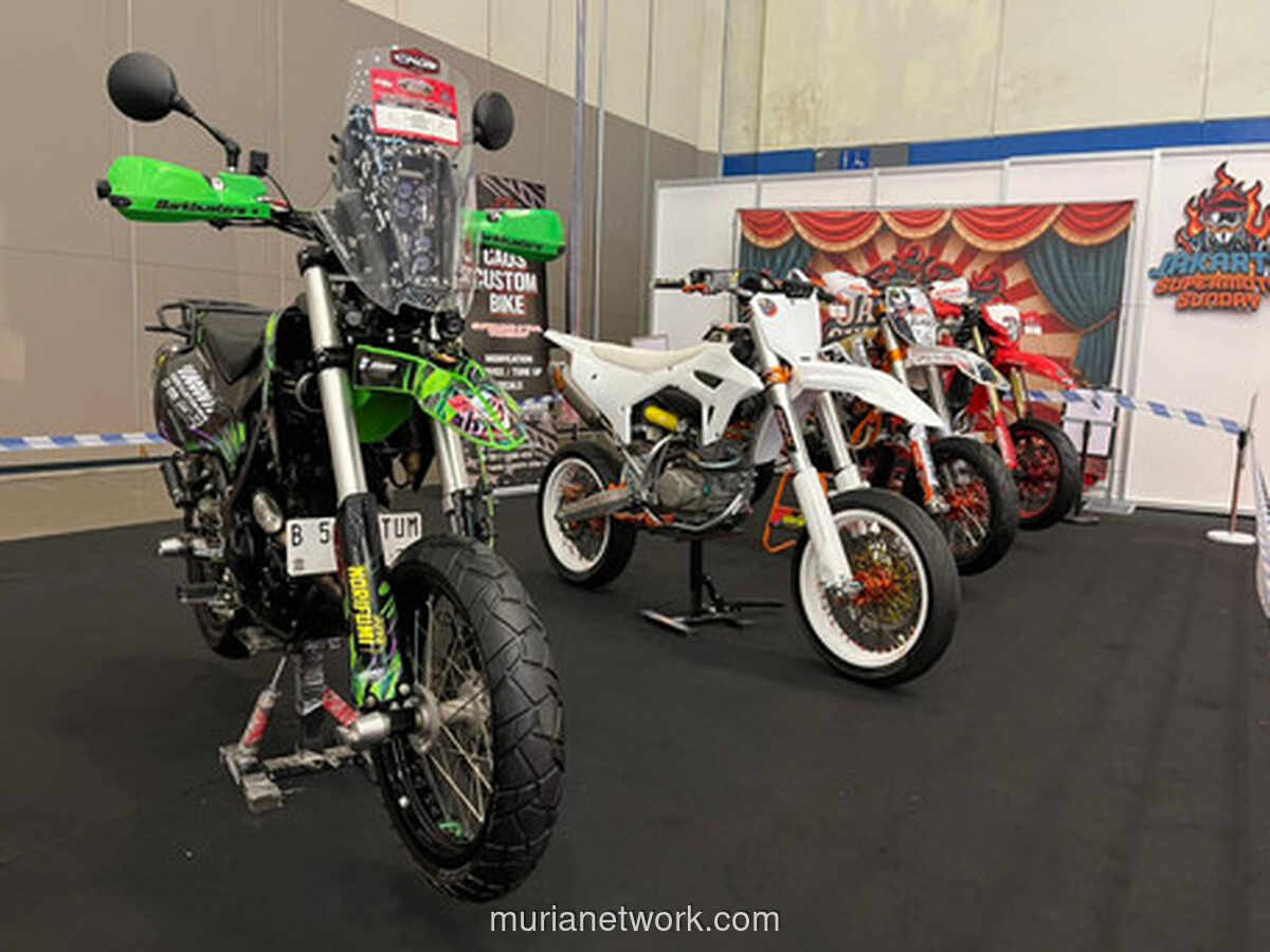 Dari Trail ke Supermoto, Rahasianya Cuma di Roda