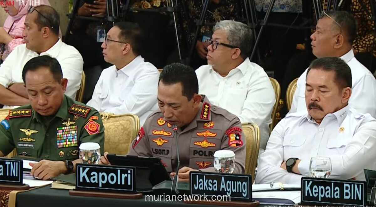 Polri Kerahkan Ratusan Ton Bantuan hingga Starlink untuk Korban Bencana Tiga Provinsi