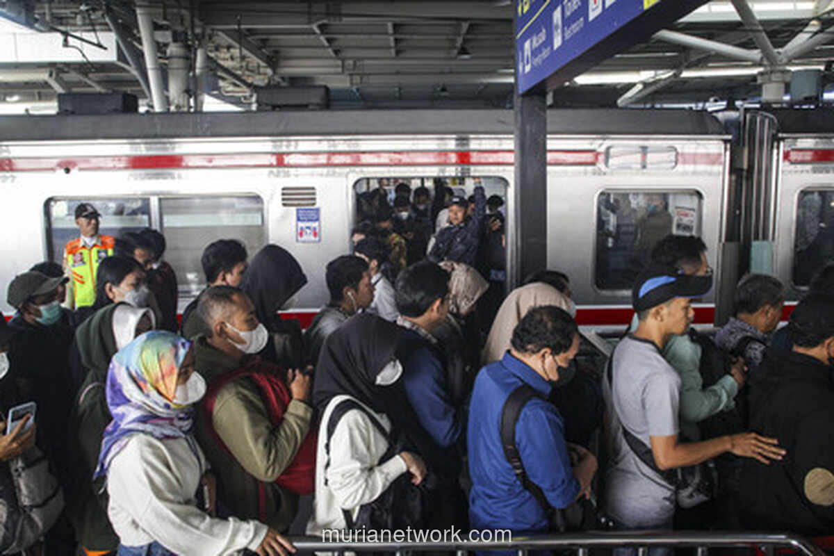 DPR Desak KRL Merambah ke Karawang dan Cikampek