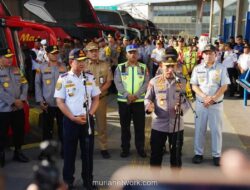 Kapolri Tinjau Terminal Pulo Gebang, Ingatkan Sopir Bus Utamakan Keselamatan Mudik
