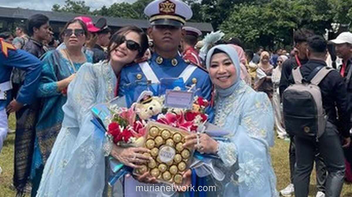 Dewi Perssik Bangga, Putra Angkatnya Lolos Akmil Berkat Ketekunan