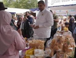 Rajiv Turun Langsung, Awasi Distribusi Pangan Murah Jelang Nataru di Bandung