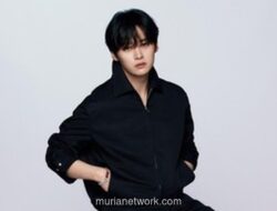 Lee Know Terkapar Usai Manggung di MAMA 2025, JYP Konfirmasi Cedera Pergelangan Kaki