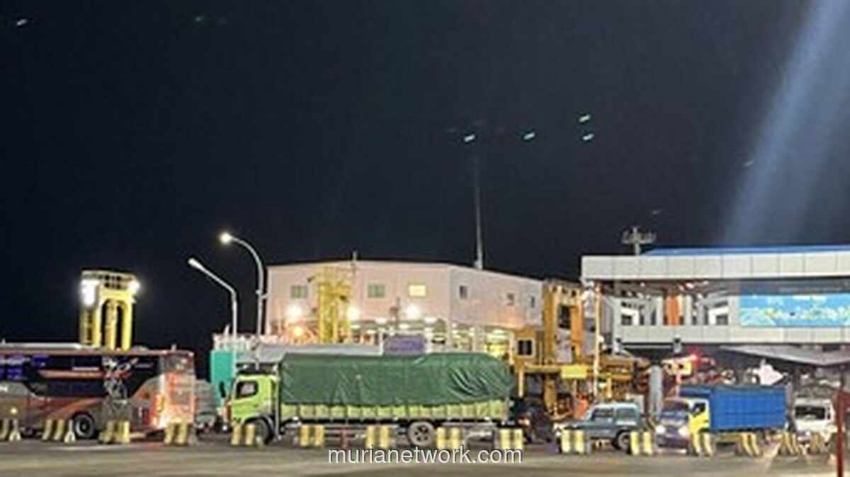 Lautan Pemudik Serbu Bakauheni, 15 Ribu Orang Berebut Tiket ke Merak