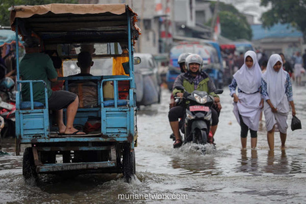 Rob Kembali Genangi Muara Angke, Puncaknya Diprediksi Jumat Pagi