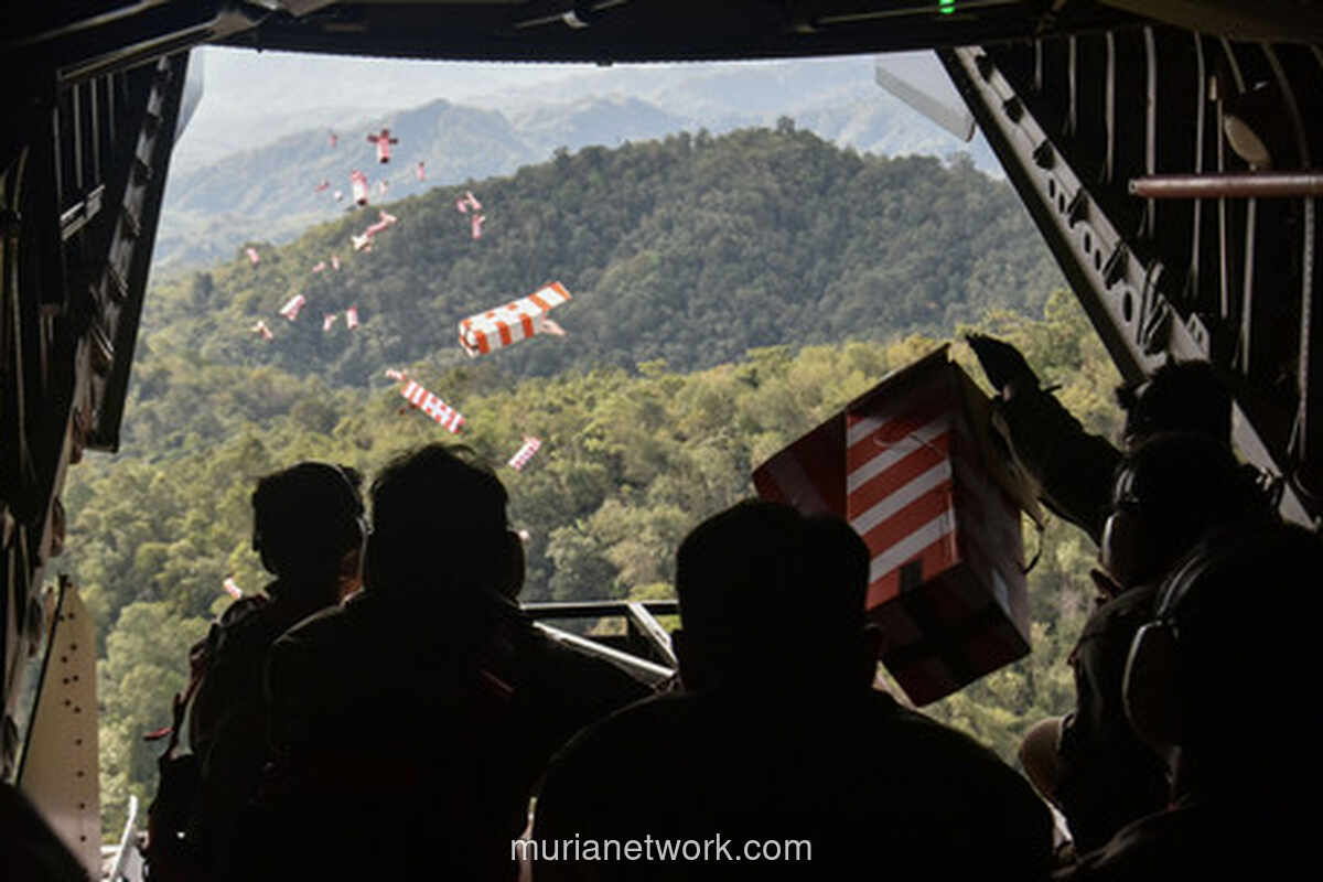 Beras dan Mi Hancur Berantakan, TNI Evaluasi Metode Airdrop untuk Korban Bencana