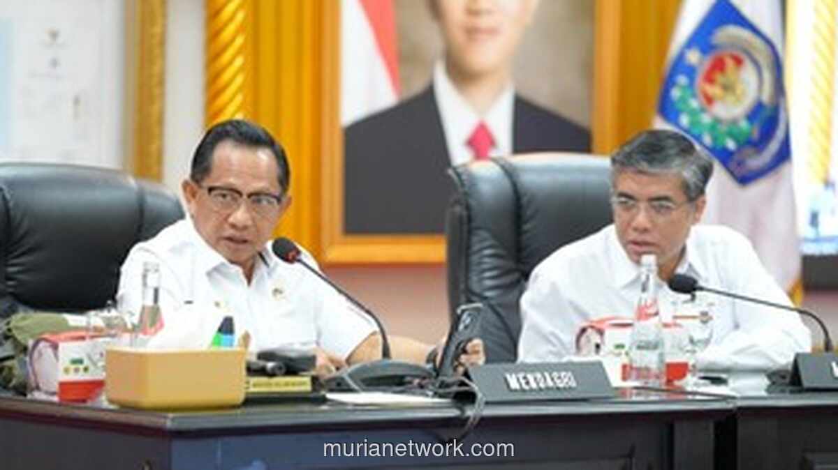 Mendagri Tito Beri Tenggat Gubernur Tentukan Upah Minimum 2026